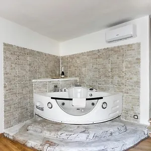 Lux Me - Jacuzzi&suites Trastevere Roma