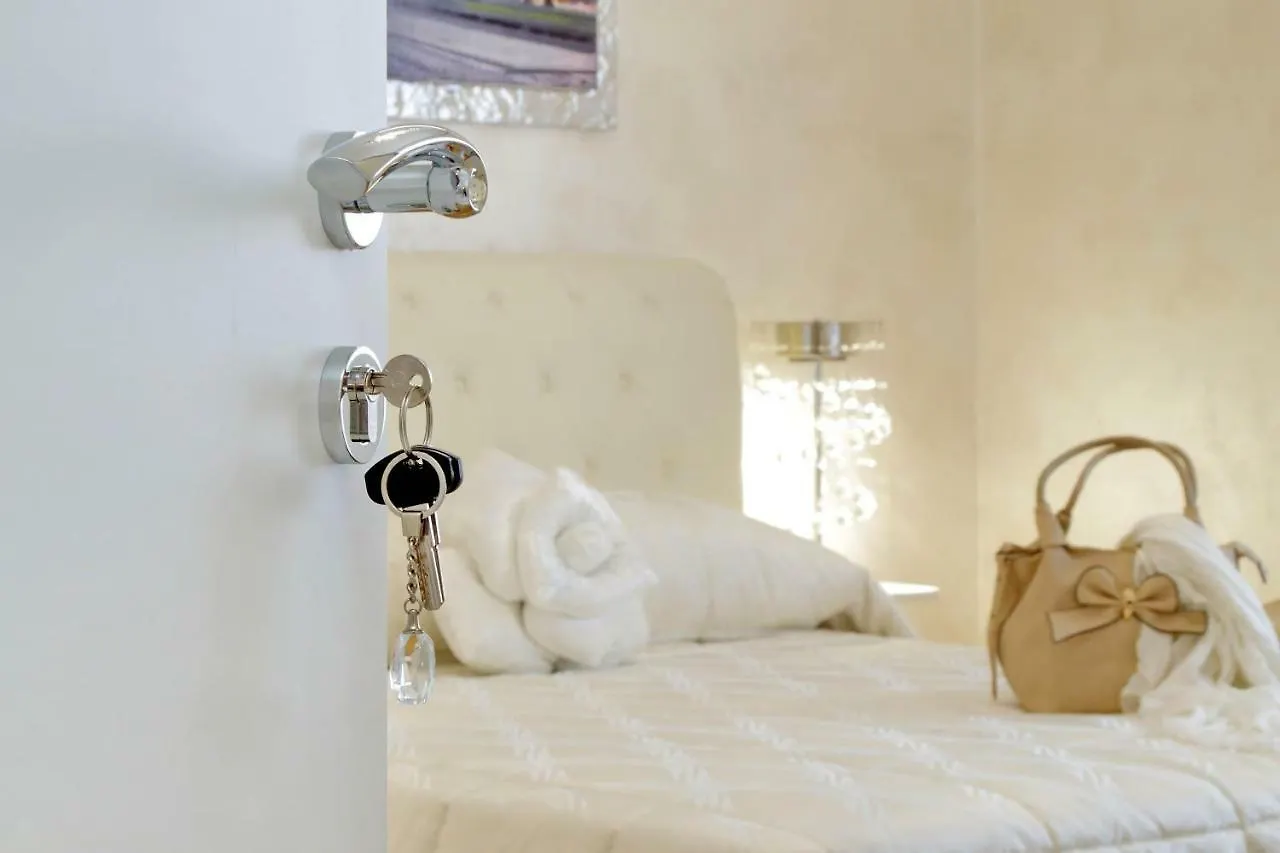 Luxury Rome Guest House 2*,  İtalya