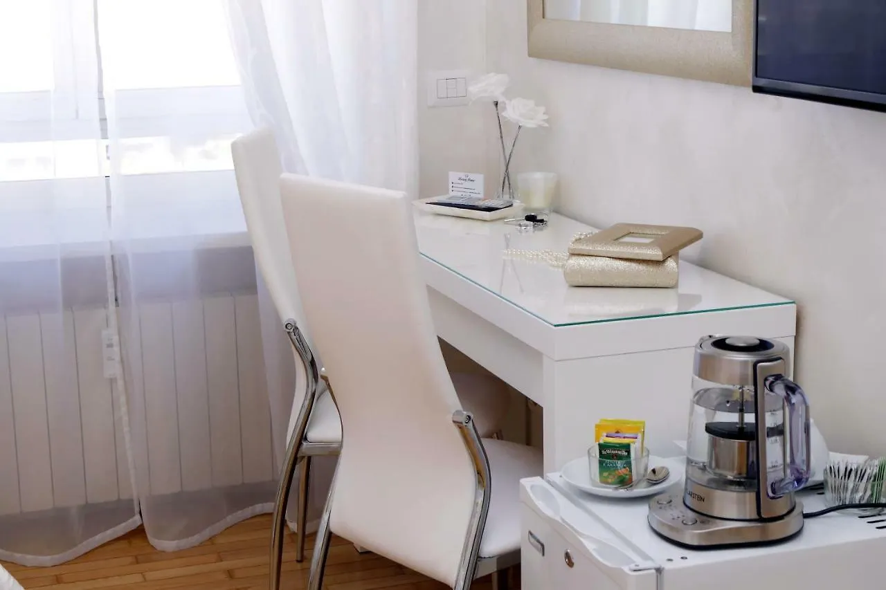 Luxury Rome Guest House 2*,